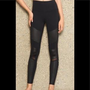 ALO yoga black motto leggings size S